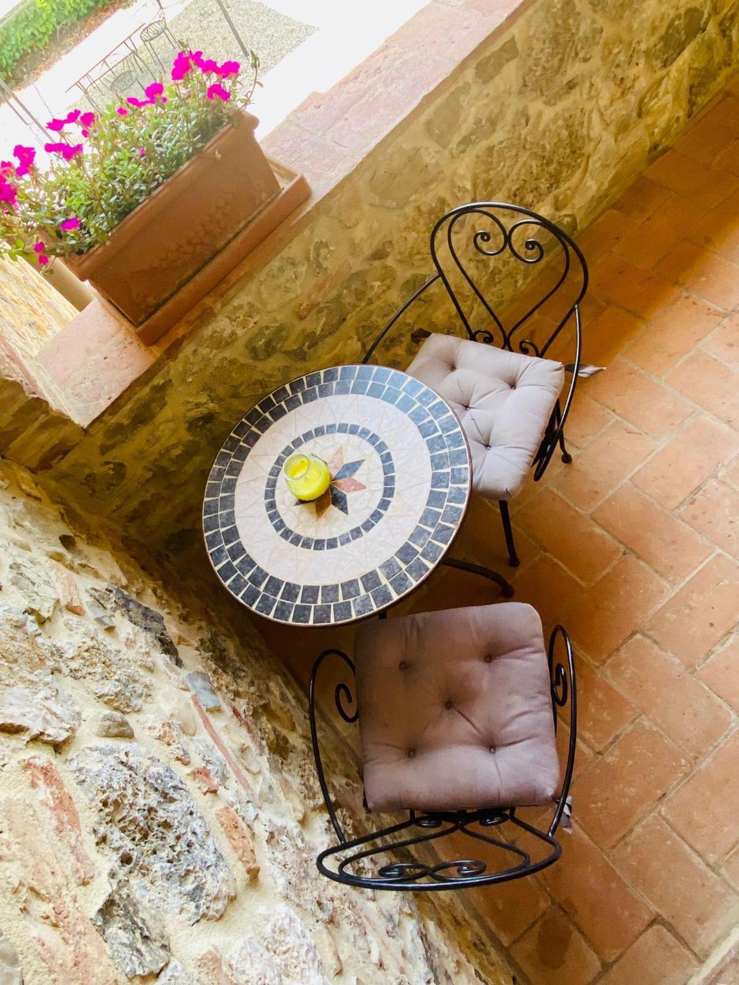 Agriturismo La Peschiera Casole dʼElsa Dış mekan fotoğraf