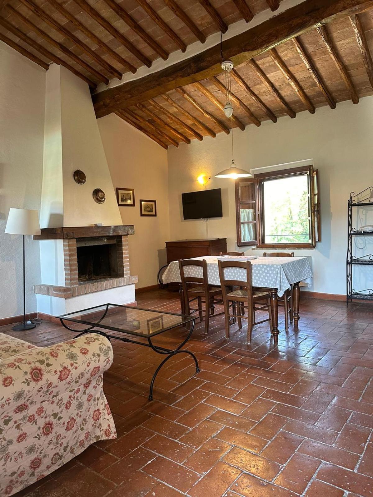 Agriturismo La Peschiera Casole dʼElsa Dış mekan fotoğraf
